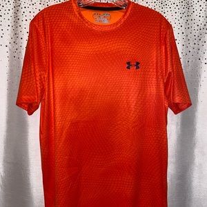 UNDER ARMOR T-SHIRT MEDIUM